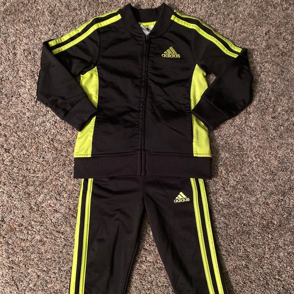 Adidas 2 piece outfit Jacket & Pants